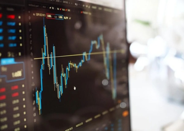 Dollar supported by risk-off tone