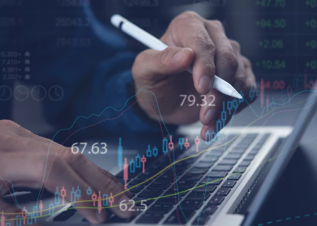 Nathan Bray Analyzes S&P 500: Key Levels & Signs of a US Recession?