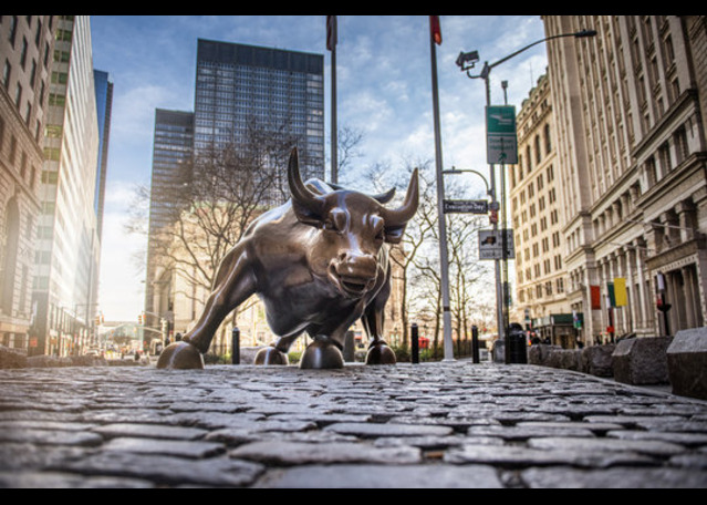 Wall Street Closes Higher on Profit Optimism