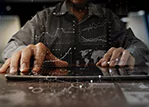 Pound Rises Slightly Against Majors